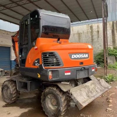 Подержанный мини-колесный экскаватор Digger DOOSAN DH60 Подержанный экскаватор 5550 кг