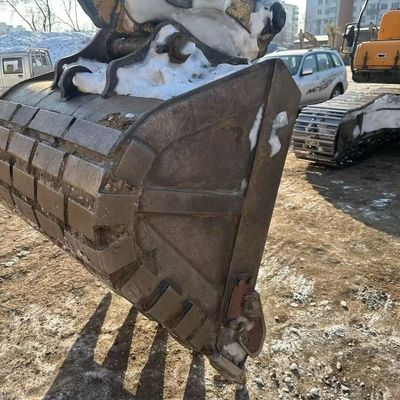 Желтый Hyundai 305 Подержанный экскаватор Digger 198kw 1900rpm Подержанная строительная машина