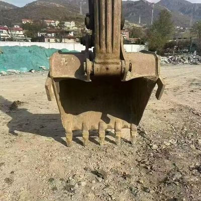 Тяжелая экскаваторная машина Komatsu PC240