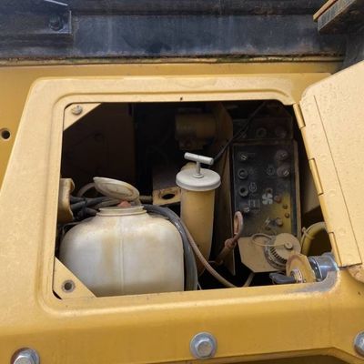 Мощный использованный бульдозер Cat D5N мощностью 120 л.с.