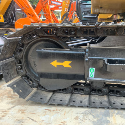 Экскаватор типа "Crawler" CAT307.5 Старый экскаватор "Caterpillar" с буфетом
