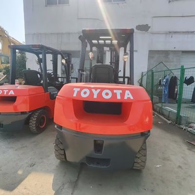 5 тонн подержанный вилочный погрузчик Toyota 50 Второй ручной вилочный погрузчик с высотой подъема 3,5 м